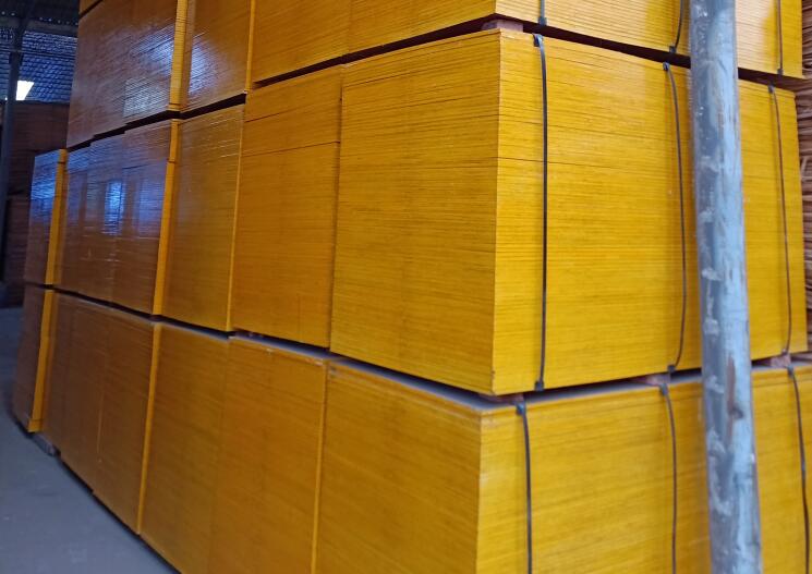 廣西建筑模板如何預防變形插圖2 通風干燥的環境更適合存儲模板